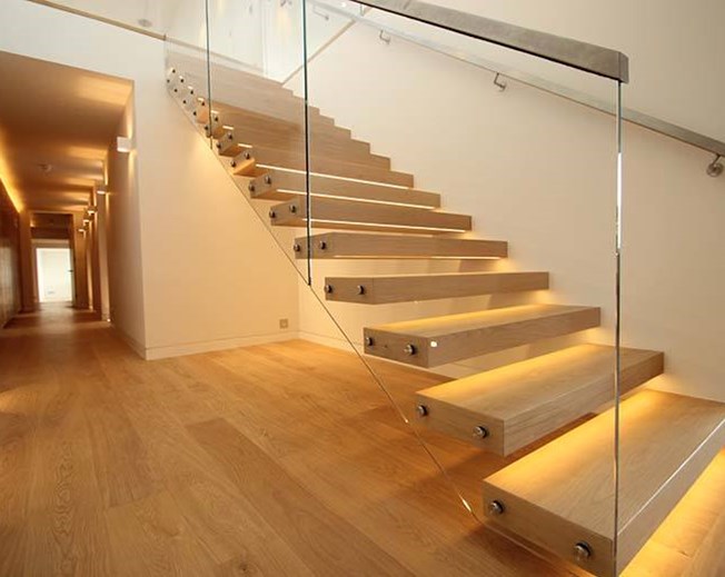 How can I decorate my staircase? We have the answer. 